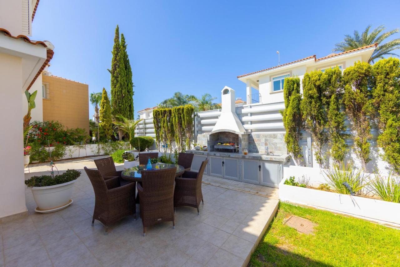Protaras Sunrise Zen Seafront Villa Exterior foto